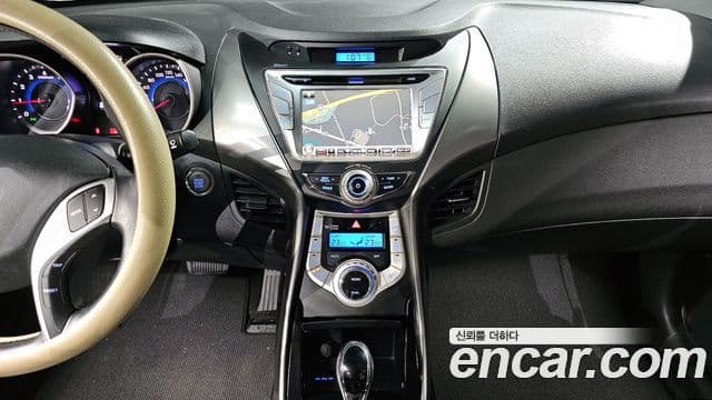 Hyundai Avante MD Premier, 2012 16