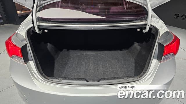 Hyundai Avante MD Premier, 2012 20