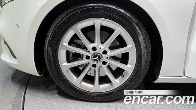 Mercedes-Benz A-класс W177 A220 хэтчбек, 2020 все фото