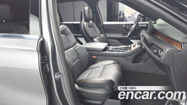 Lincoln Aviator 2세대 3.0 Black Label AWD, 2025 10