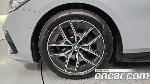 BMW 5시리즈 (G60) 520i M Sport, 2025 все фото