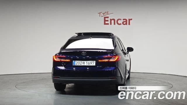 Toyota 캠리 (XV80) 2.5 XLE Premium гибрид, 2025 4