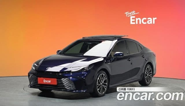 Toyota 캠리 (XV80) 2.5 XLE Premium гибрид, 2025 1