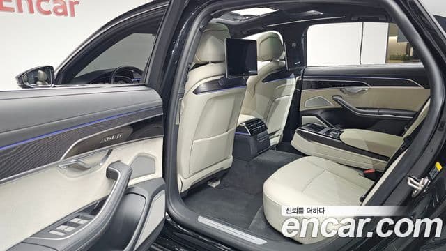 Audi A8 (D5) 55 TFSI Quattro Premium LWB, 2023 12