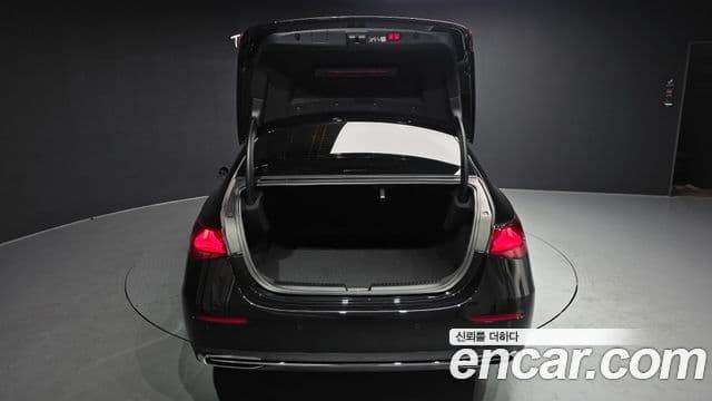 Mercedes-Benz E-класс W214 Avantgarde, 2025 20