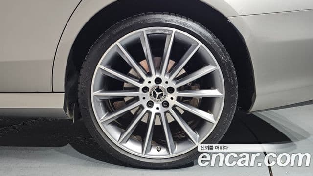 Mercedes-Benz E-класс W213 AMG Line, 2022 все фото