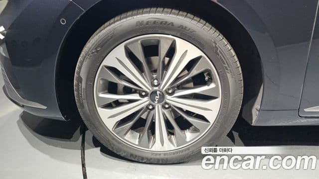 Kia K8 гибрид Noblesse, 2022 все фото