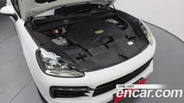 Porsche Cayenne (PO536), 2020 6