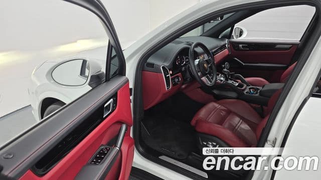 Porsche Cayenne (PO536), 2020 11