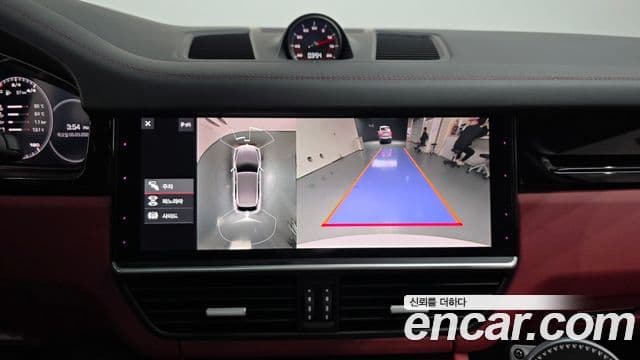 Porsche Cayenne (PO536), 2020 14