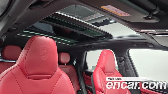 Porsche Cayenne (PO536), 2020 17