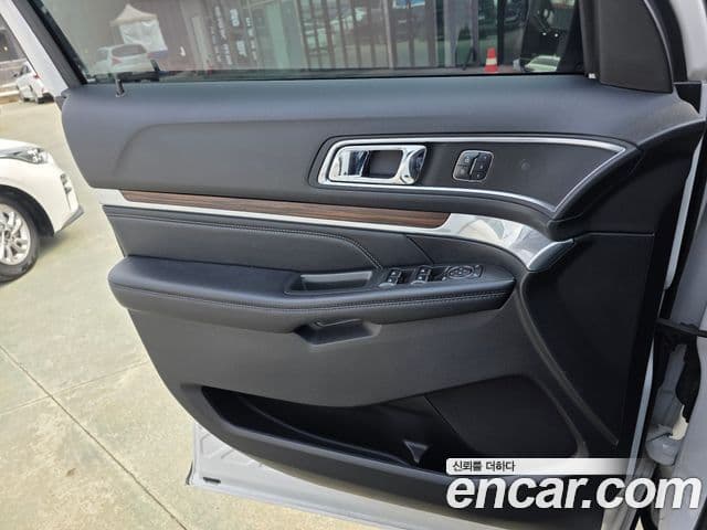 Ford Explorer 5세대, 2017 16