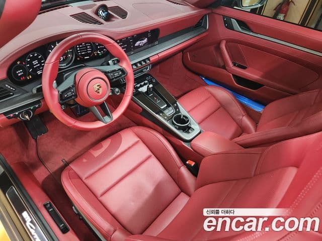 Porsche 911 (992) Carrera 4 кабриолет, 2024 4