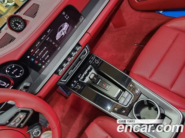 Porsche 911 (992) Carrera 4 кабриолет, 2024 11