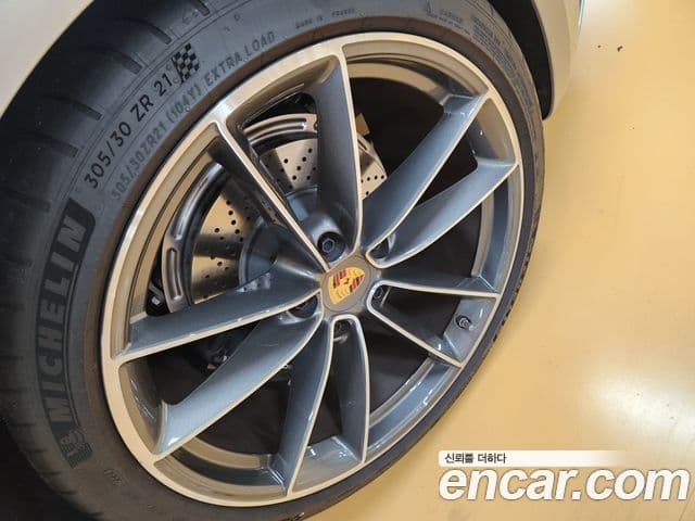 Porsche 911 (992) Carrera 4 кабриолет, 2024 16