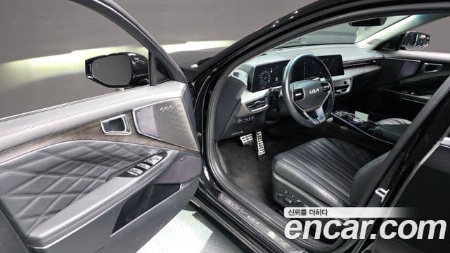 Kia K8 гибрид Signature, 2023 11