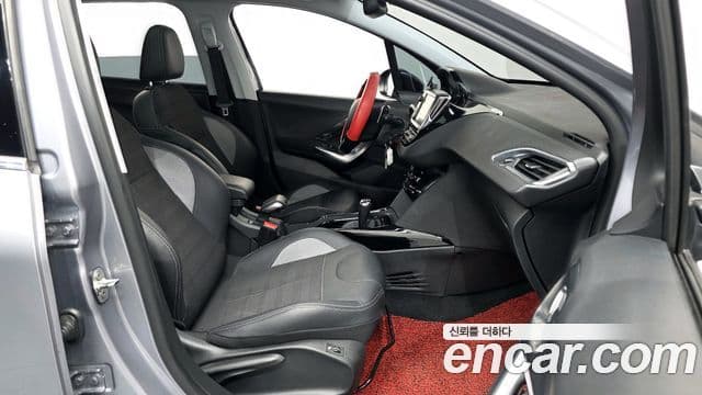 Peugeot 2008 1.6 BlueHDi Allure GC, 2018 11