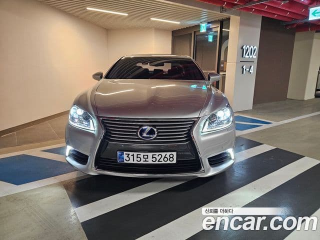 Lexus LS600hL XF40, 2015 1