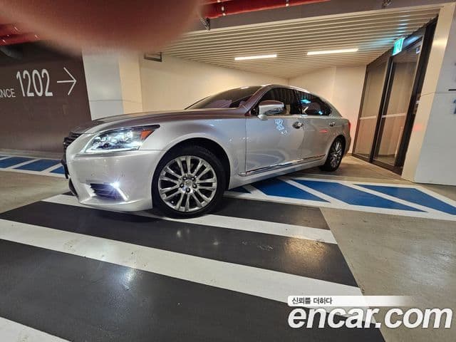 Lexus LS600hL XF40, 2015 10