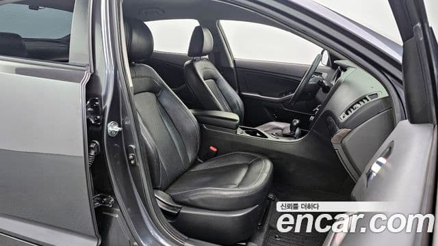 Kia K5 2.0 Deluxe, 2011 10