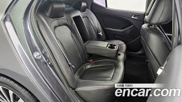 Kia K5 2.0 Deluxe, 2011 12