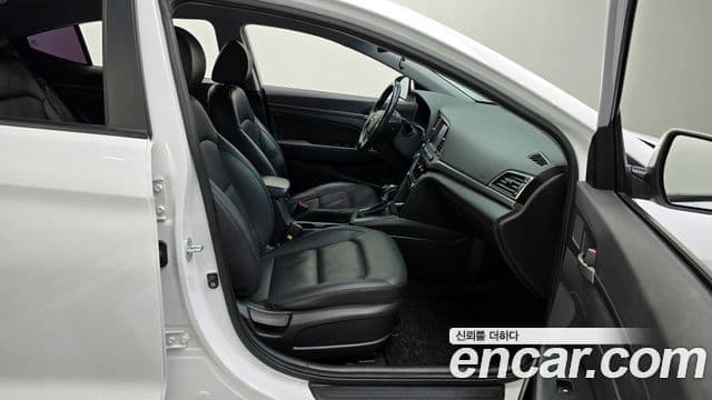 Hyundai Avante AD 1.6 GDI Smart, 2017 10