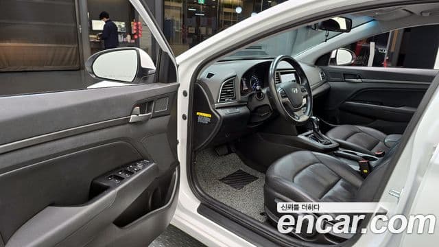 Hyundai Avante AD 1.6 GDI Smart, 2017 11