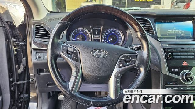 Hyundai Grandeur HG Modern, 2015 16