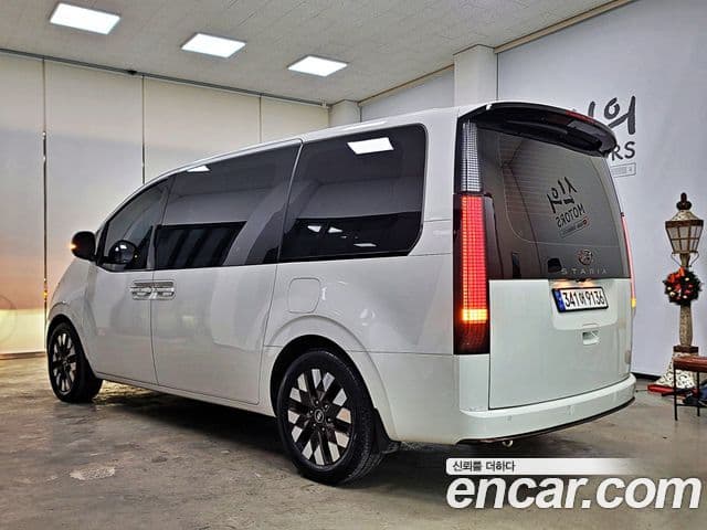 Hyundai Staria Prestige, 2023 4