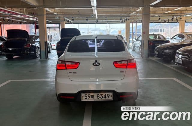 Kia All New Pride Luxury, 2013 4