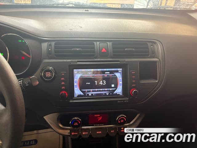 Kia All New Pride Luxury, 2013 10