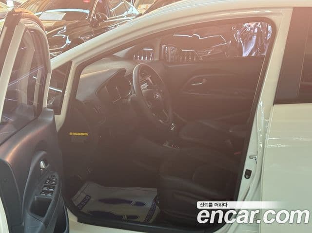 Kia All New Pride Luxury, 2013 12