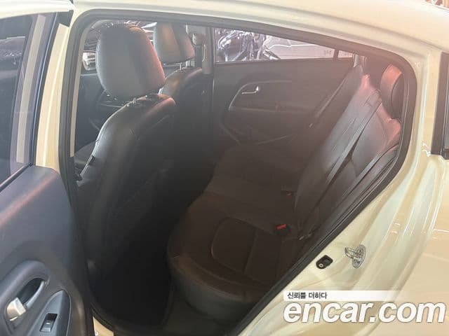 Kia All New Pride Luxury, 2013 13