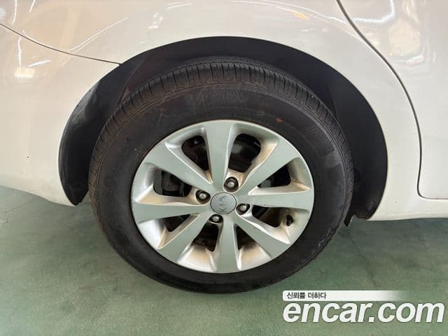 Kia All New Pride Luxury, 2013 18