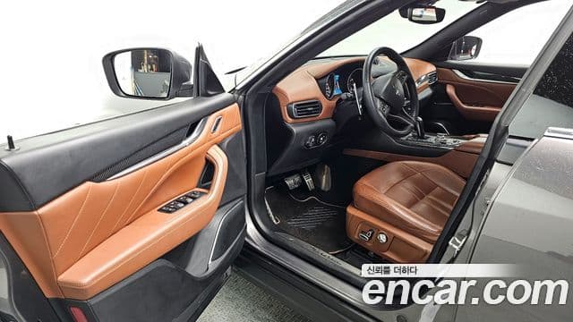 Maserati Levante 3.0 AWD GranSport, 2019 10