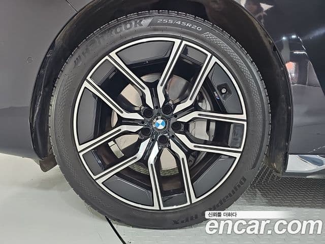 BMW 7시리즈 (G70) 740i xDrive M Sport, 2024 все фото