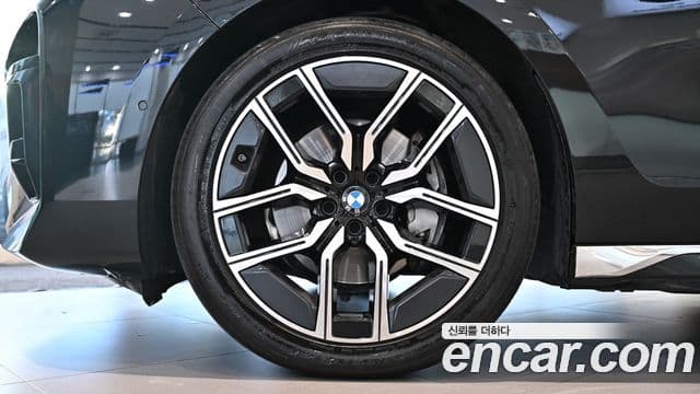 BMW 7시리즈 (G70) 740d xDrive M Sport, 2025 все фото