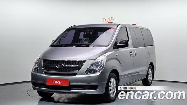Hyundai Grand Starex CVX Deluxe, 2015 1