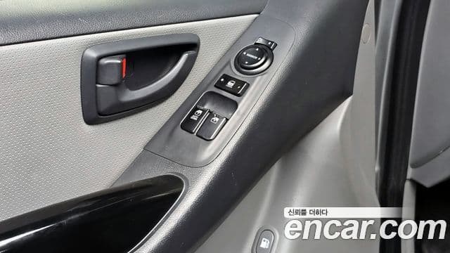 Hyundai Grand Starex CVX Deluxe, 2015 15