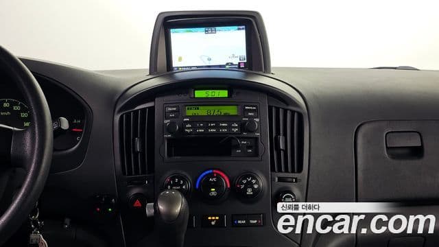 Hyundai Grand Starex CVX Deluxe, 2015 16