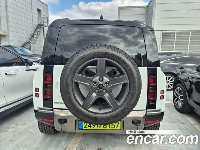 Land Rover Defender (L663) 110 D250 X-Dynamic SE, 2025 3
