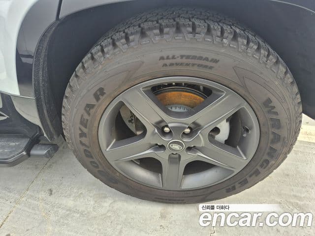 Land Rover Defender (L663) 110 D250 X-Dynamic SE, 2025 4