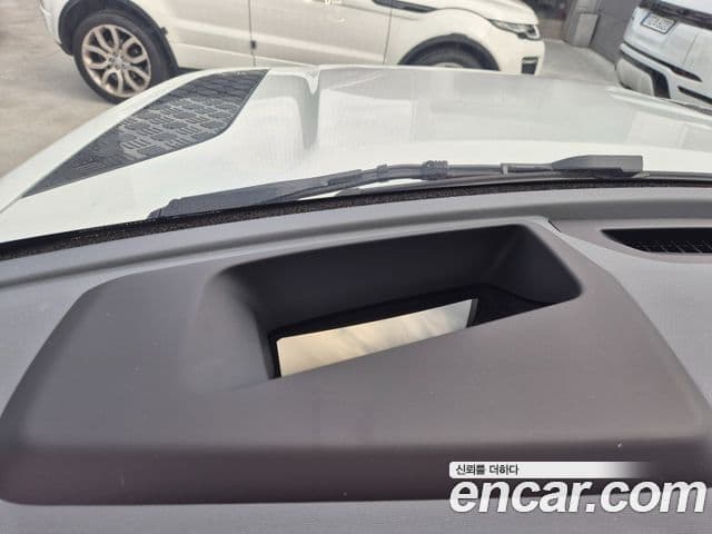 Land Rover Defender (L663) 110 D250 X-Dynamic SE, 2025 9