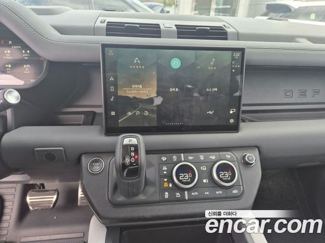 Land Rover Defender (L663) 110 D250 X-Dynamic SE, 2025 14