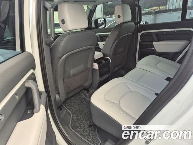 Land Rover Defender (L663) 110 D250 X-Dynamic SE, 2025 15