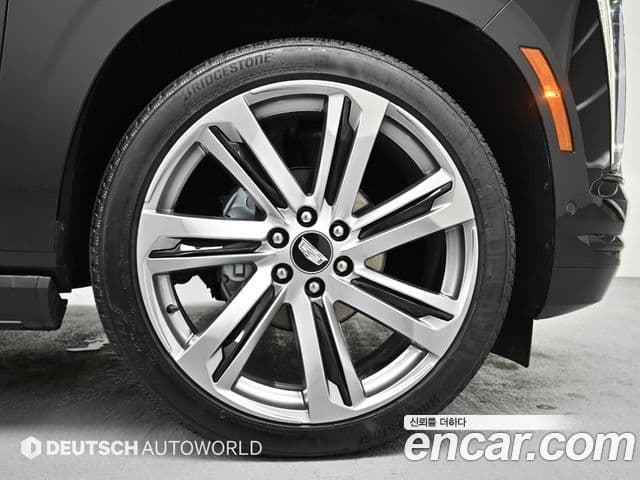 Cadillac Escalade 5세대 ESV Sport Platinum, 2025 все фото