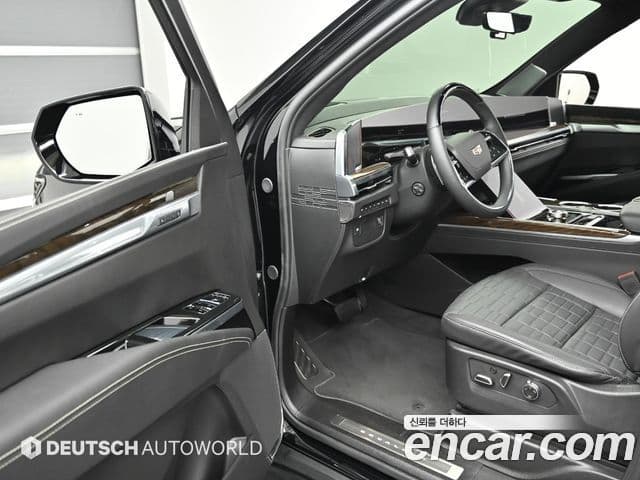 Cadillac Escalade 5세대 ESV Sport Platinum, 2025 11