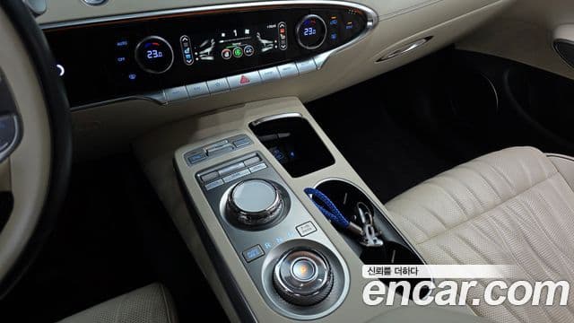 Genesis GV70, 2022 9