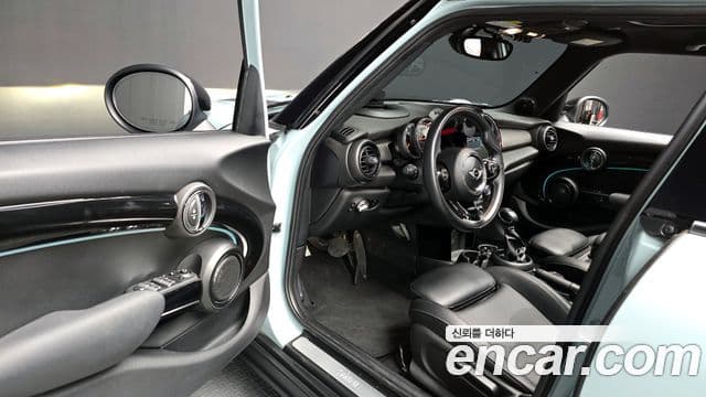 Mini Cooper 3세대, 2018 11