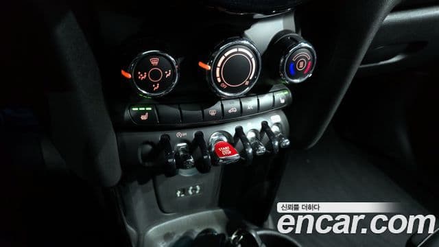 Mini Cooper 3세대, 2018 16
